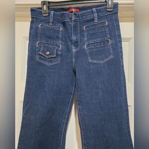 7 For All Man Kind Women’s Flared Denim Jeans with Front Patch Pockets. Size 29